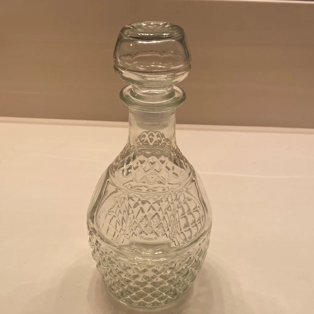 Set of two vintage wine‎ decanters 10 in tall. No cracks or chips